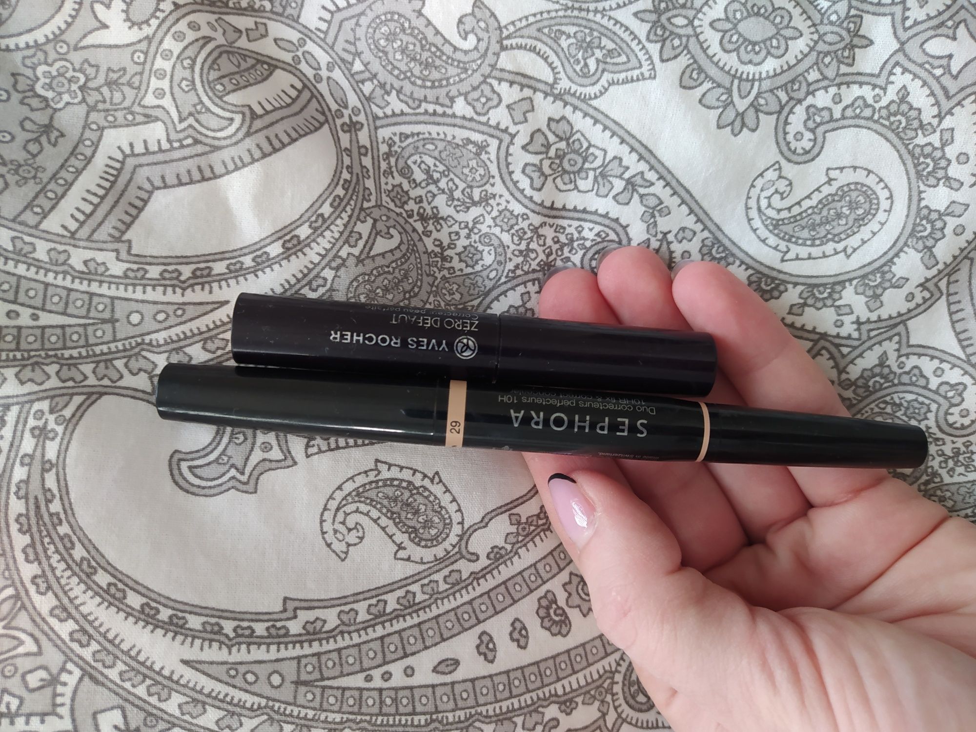 Korektory YVES ROCHER i Sephora cena za 2 sztuki