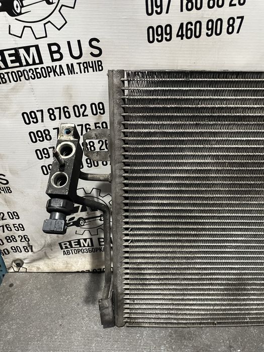 Радіатор кондиціонера Mercedes Vito W639