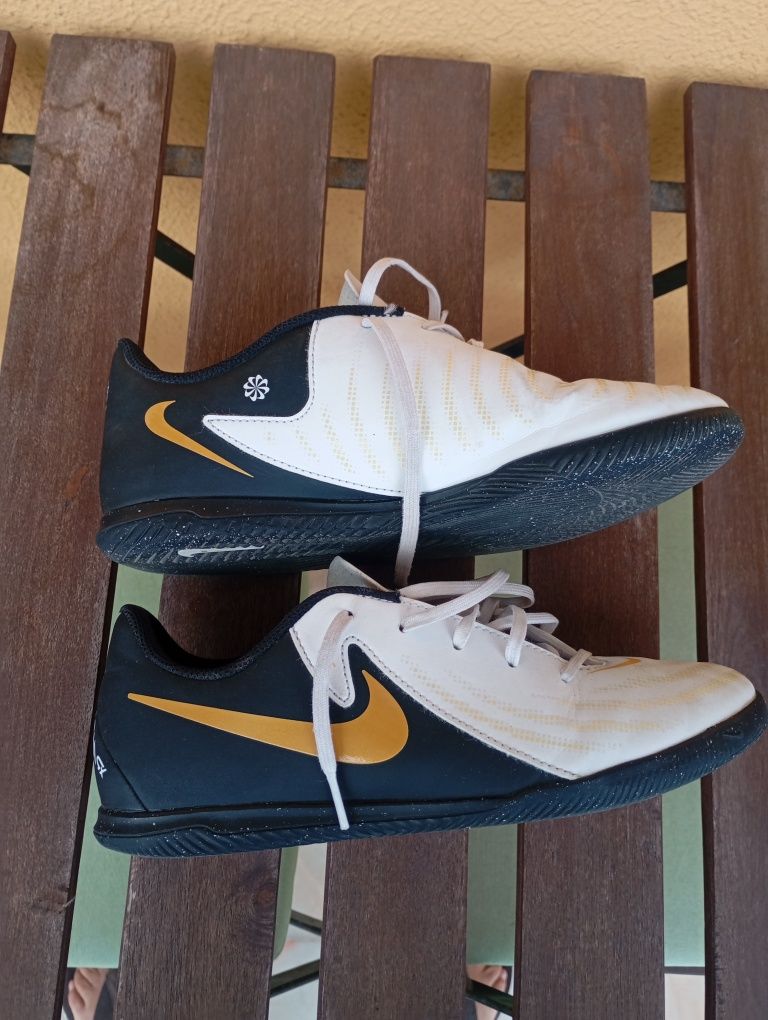 Chuteiras futsal Nike