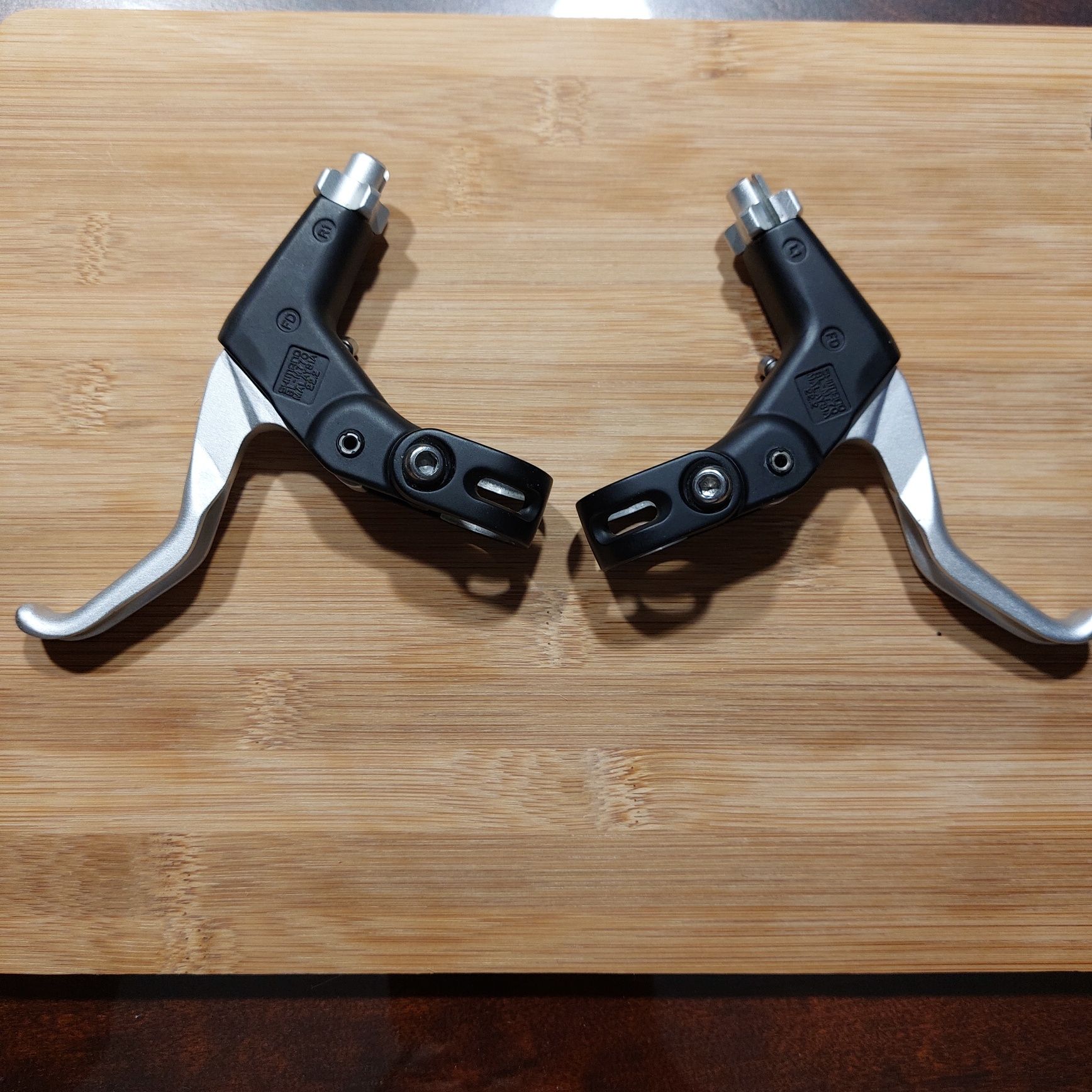 Klamki hamulcowe Shimano Deore XT BL-M770 V-Brake Super Stan
