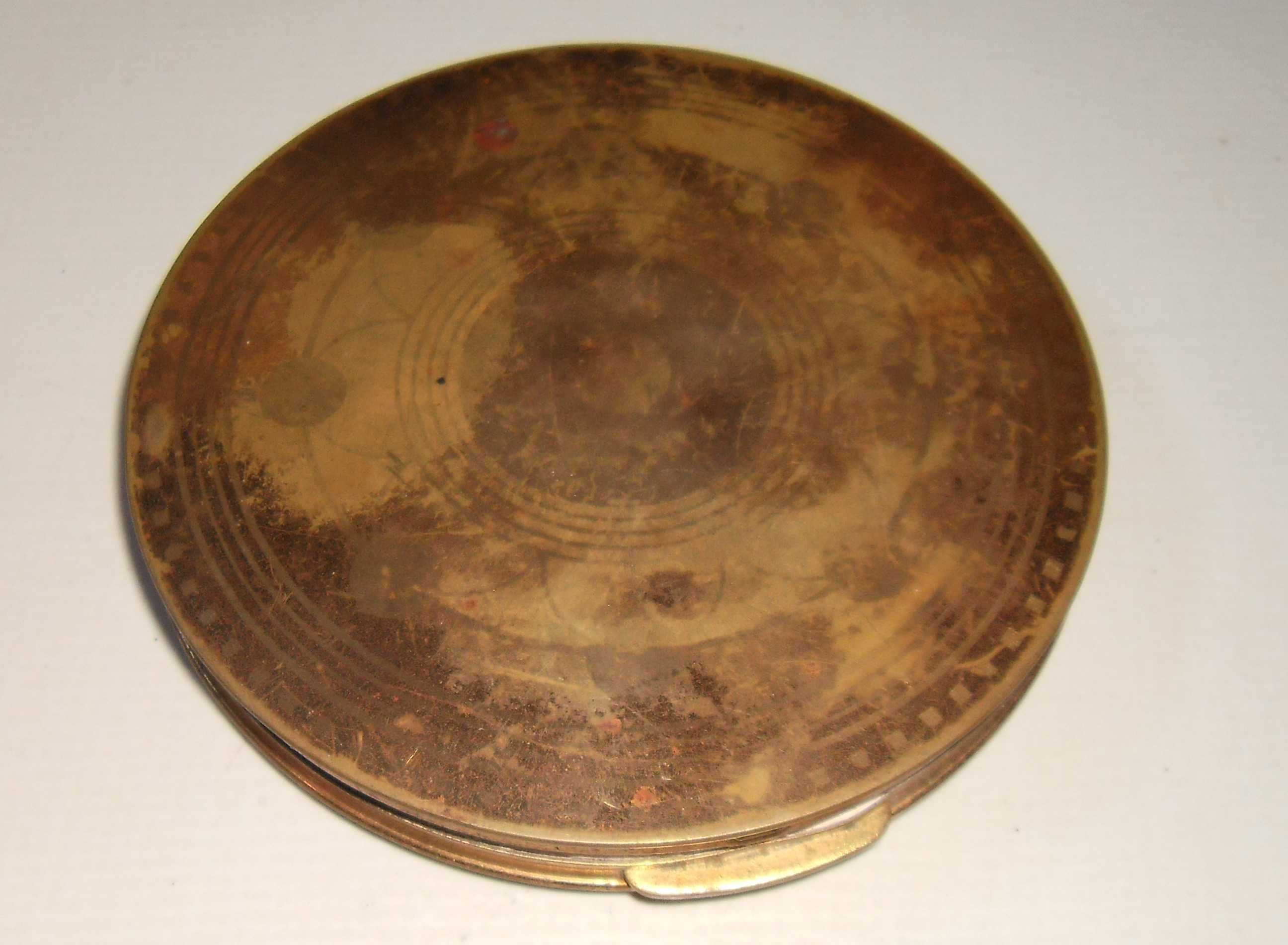 Antiguidade: Caixa de pó de arroz em metal, com espelho, dos anos 50.