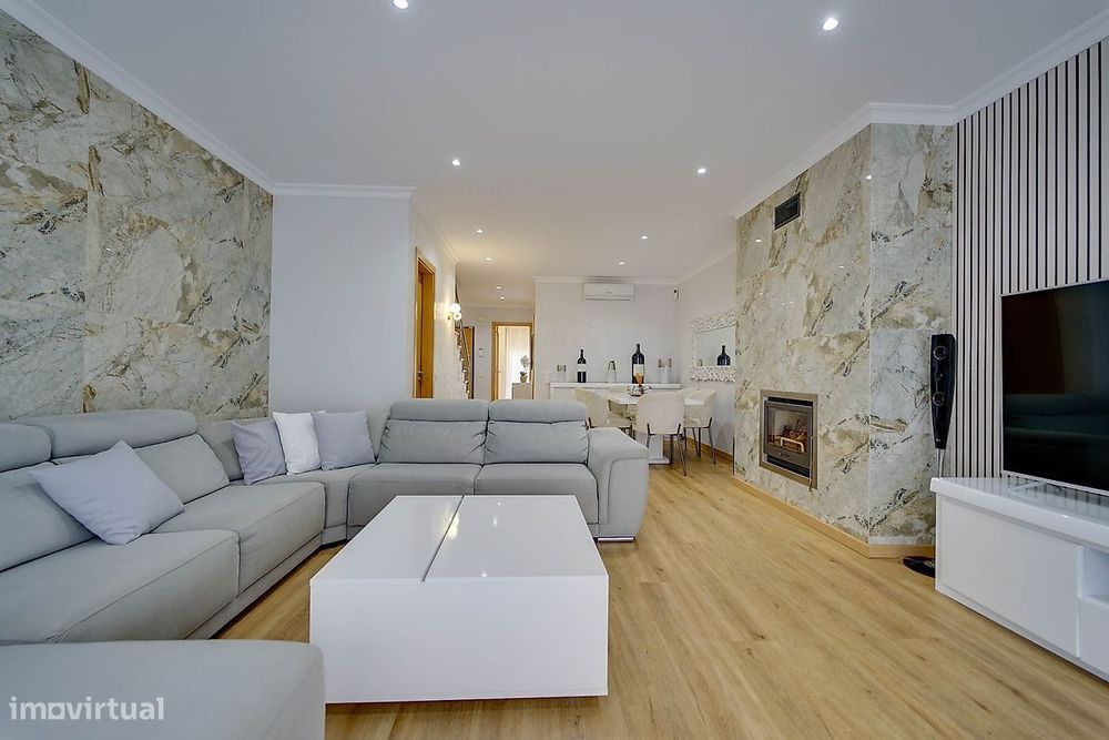 Moradia T4 para venda