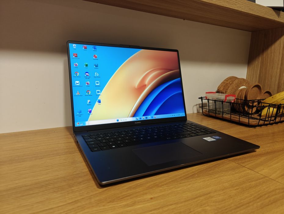 Laptop Huawei MateBook D16 i5-12450H 8GB/512/Win11 office 2019 idealny