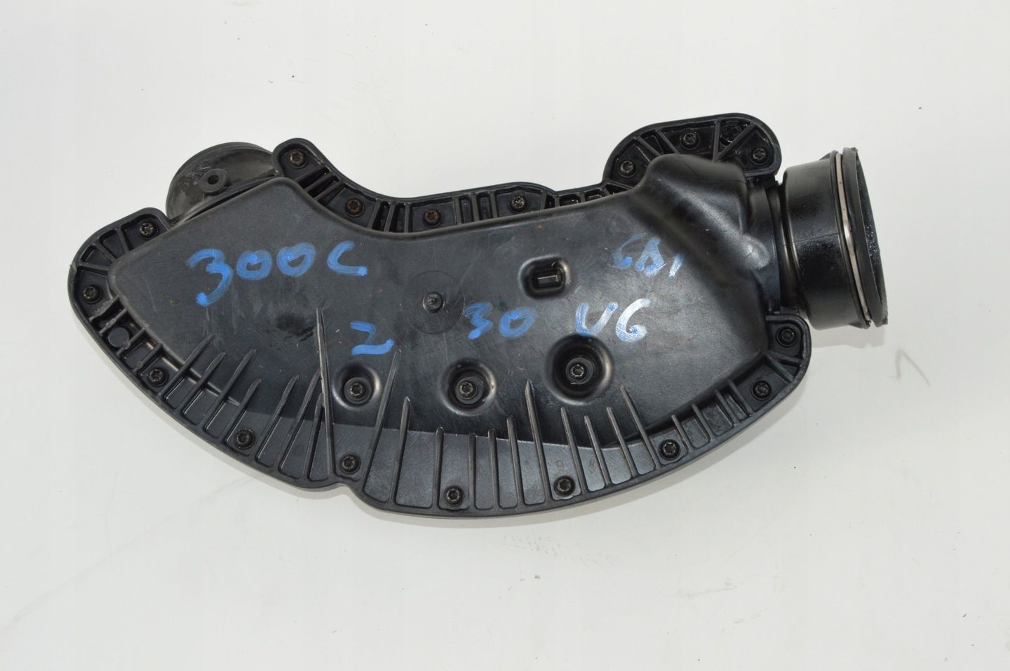 rura powietrza rezonator chrysler 300c a6421401487 3.0 v6 crd a6421401487