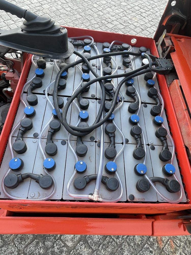 Empilhador eletrico linde E20