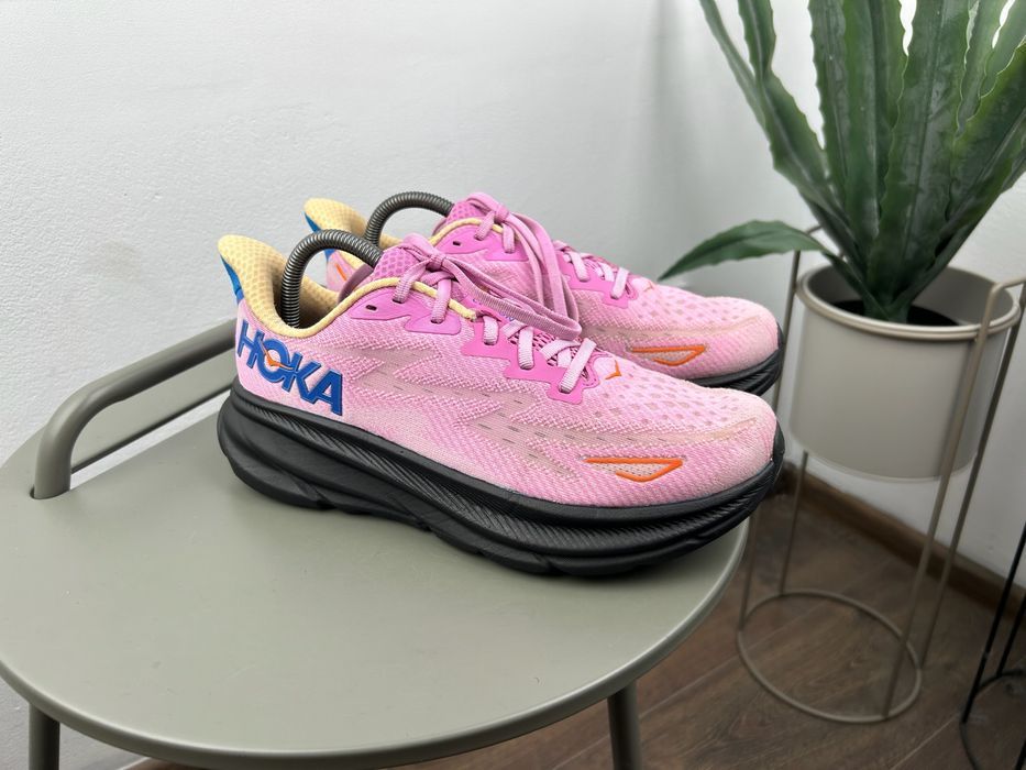 Оригінал! Кросівки Hoka Clifton 9 40.5 розмір MM923