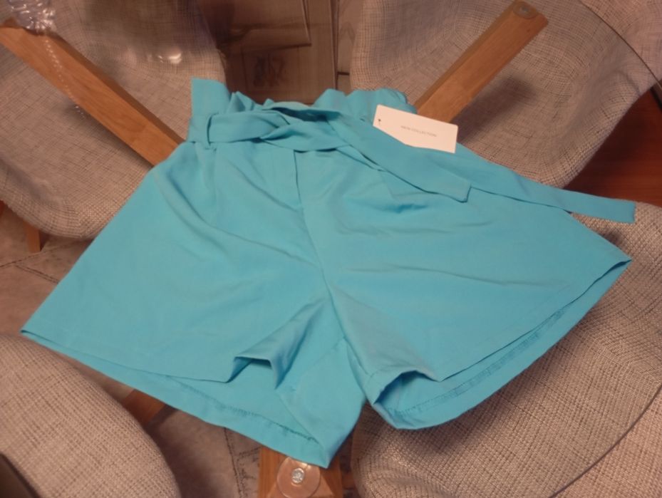 Calça Pantalona e calções de mulher novos