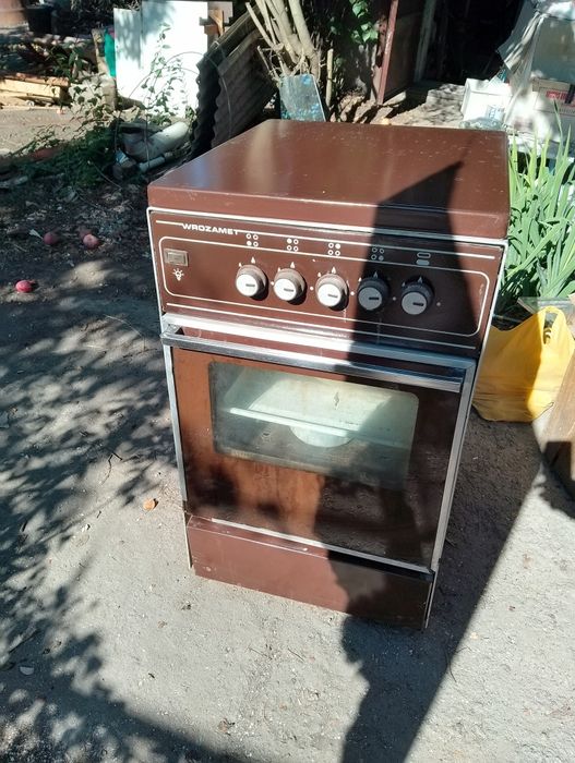 Продам газовую плиту