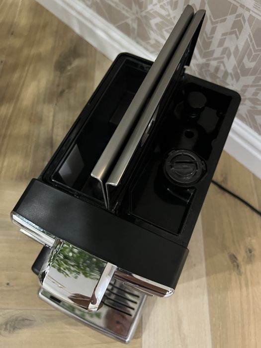 Кофемашина кавоварка saeco incanto