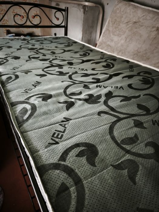 Продам металлическую двухъярусную кровать в хорошем состоянии