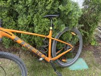 Rower TREK Marlin 6 29” rozmiar L - pomarańczowy