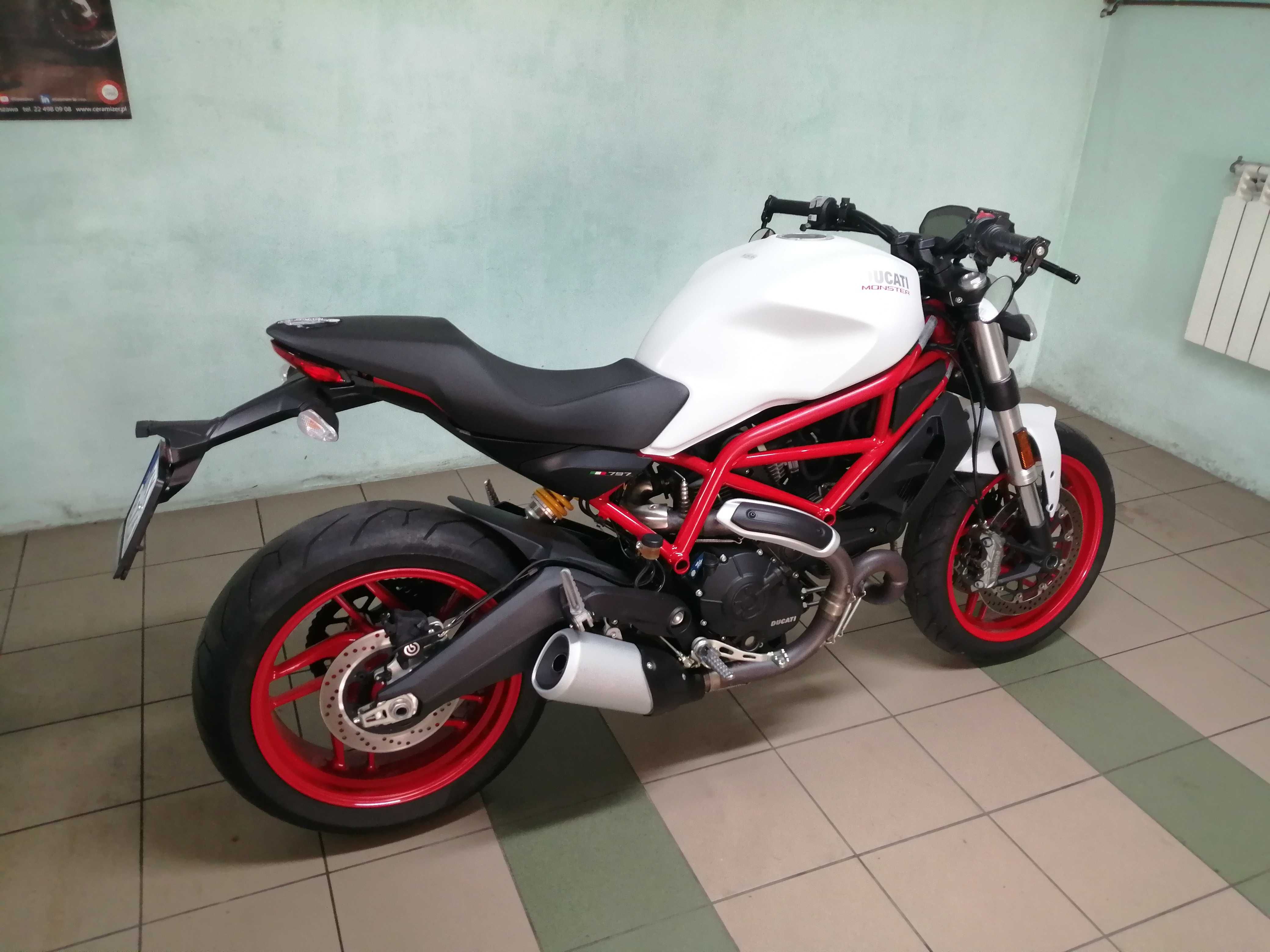 SUZUKI GSXR1000 , gsx1000r Yoshimura , R1 ,cbr 1000 ,gsxr 1000 L2