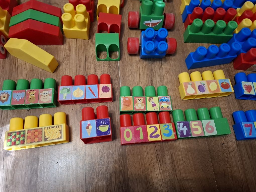 Duże klocki Wader  140szt. Megga Blocks konstrukcyjne na kółkach