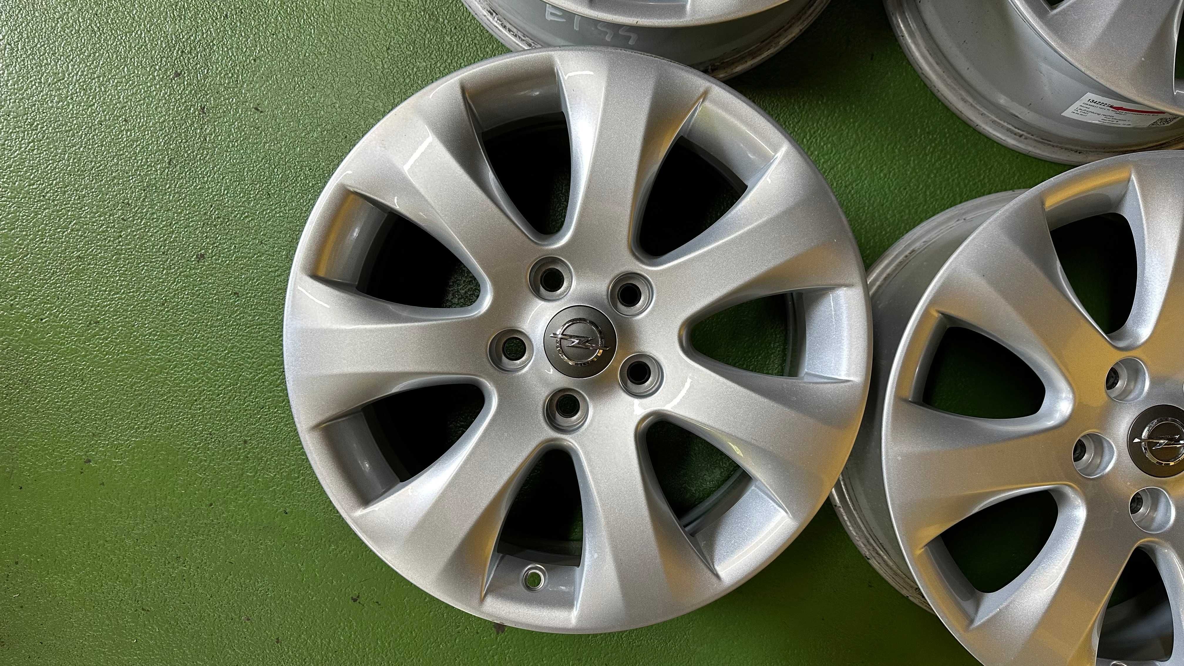 Felgi aluminiowe 17'' 7Jx17 5x115x70,2 ET44 Opel Insignia Astra itp.