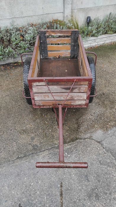 Wózek ogrodowy na kółkach