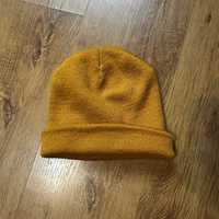 żółta musztardowa czapka beanie pull&bear