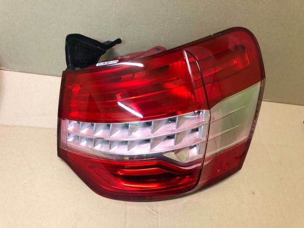 Lampa TYLNA TYŁ Prawa Citroen C5 III X7 Sedan