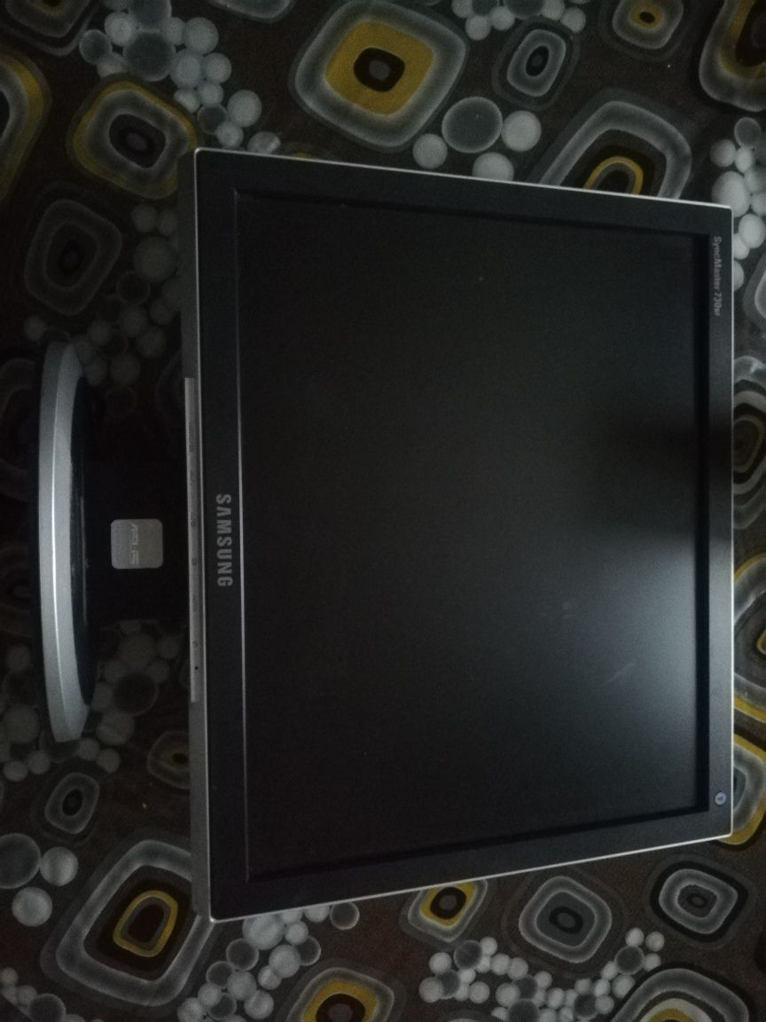 Монитор Samsung 730 bf