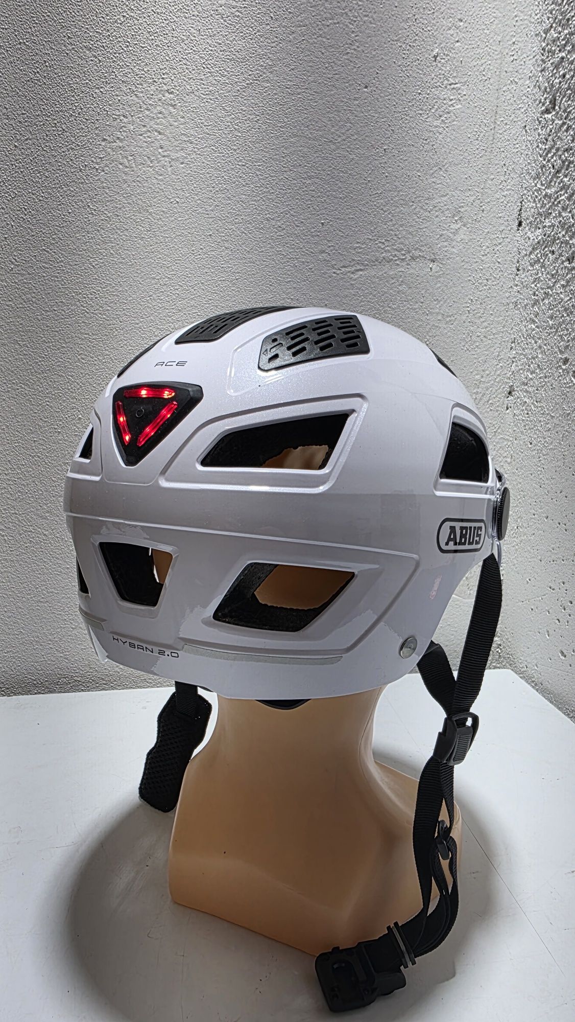 Kask rowerowy Abus Hyban 2.0 r. M