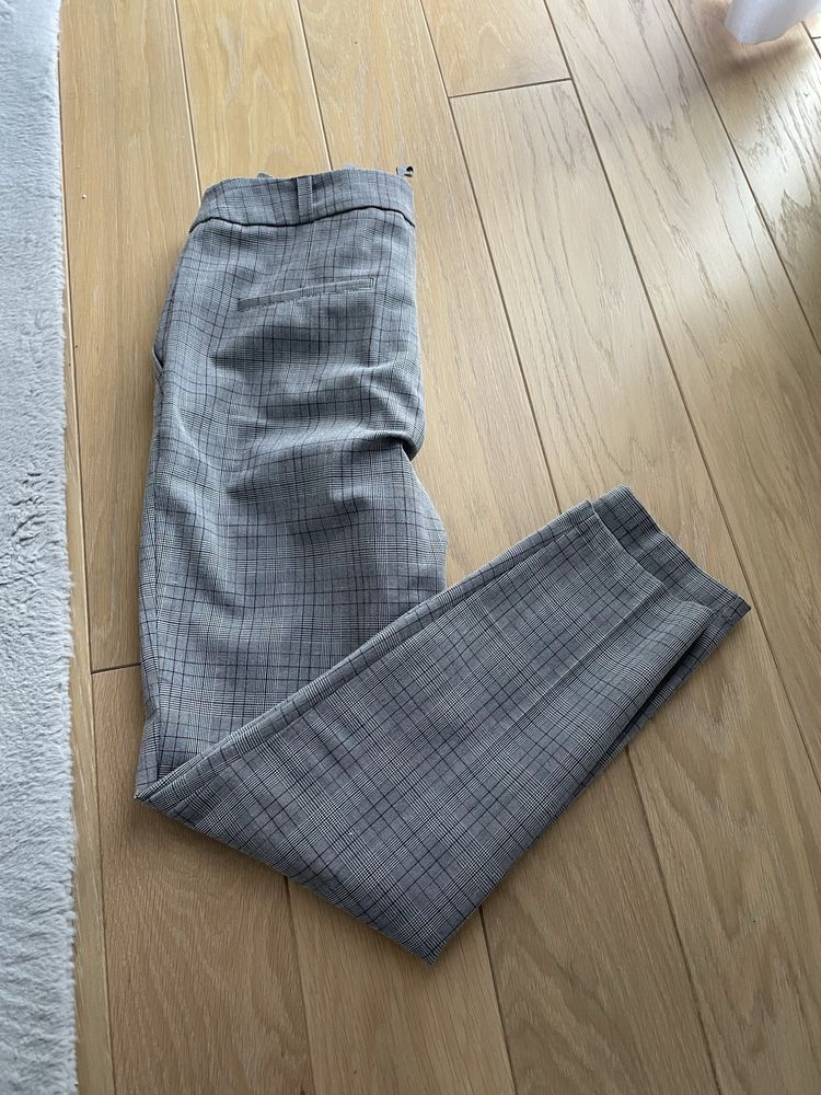 Eleganckie spodnie w kratę
