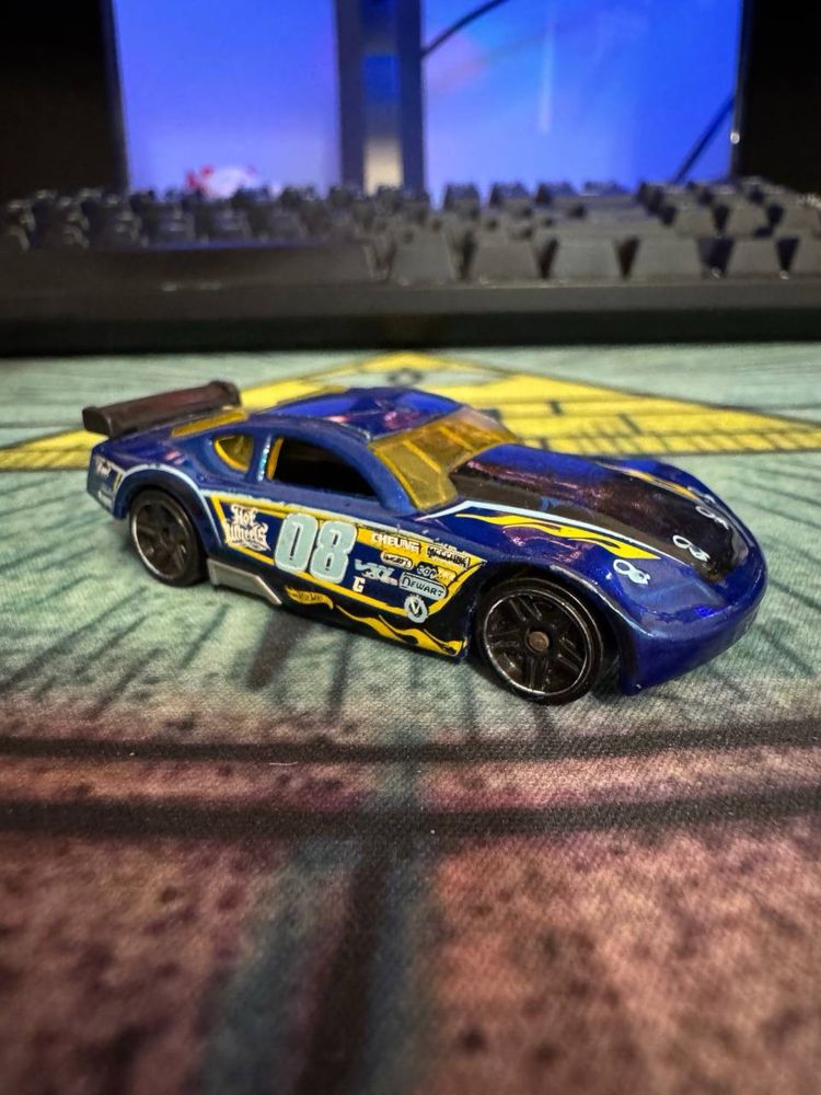 Hot wheels circle tracker