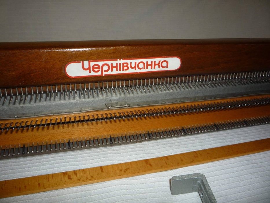 продам советскую ручную вязальную машинку Чернівчанка