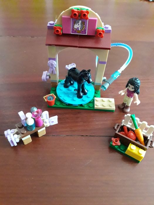 Lego Friends Emma's Foal Washing Station (41123) - Como novo