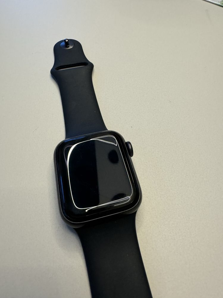 Sprzedam apple watch se cellular 40mm