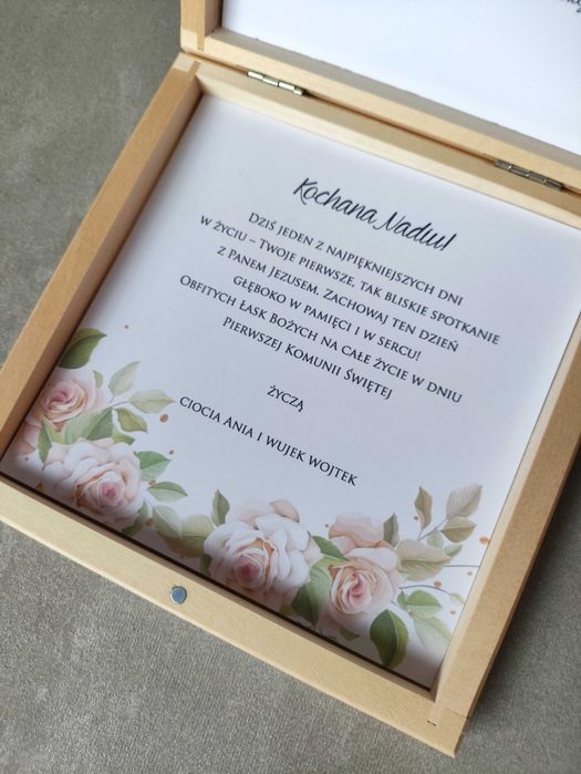Pierwsza Komunia Święta drewniane pudełko życzenia podziękowania preze