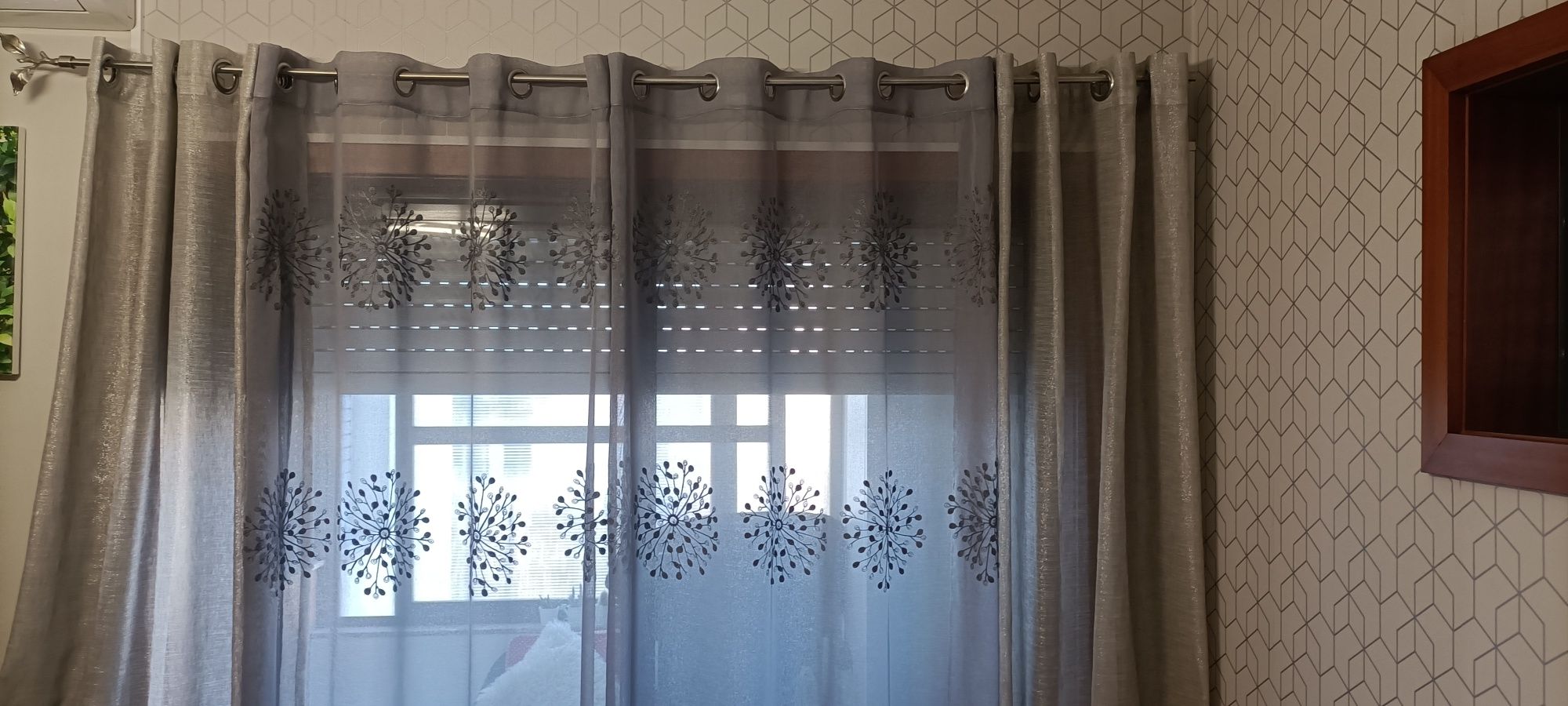 Varão e cortinas