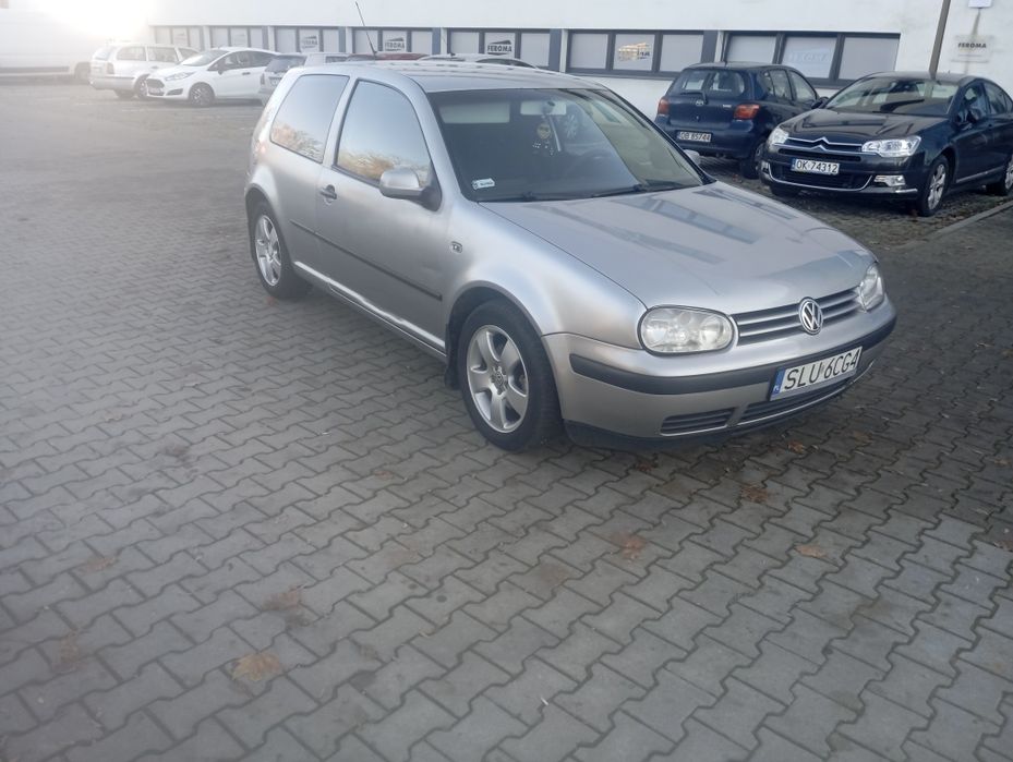 Sprzedam Golfa 4 1.9 90 koni pancerny