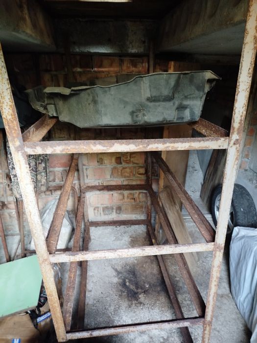 Продам стелажі само вивозом