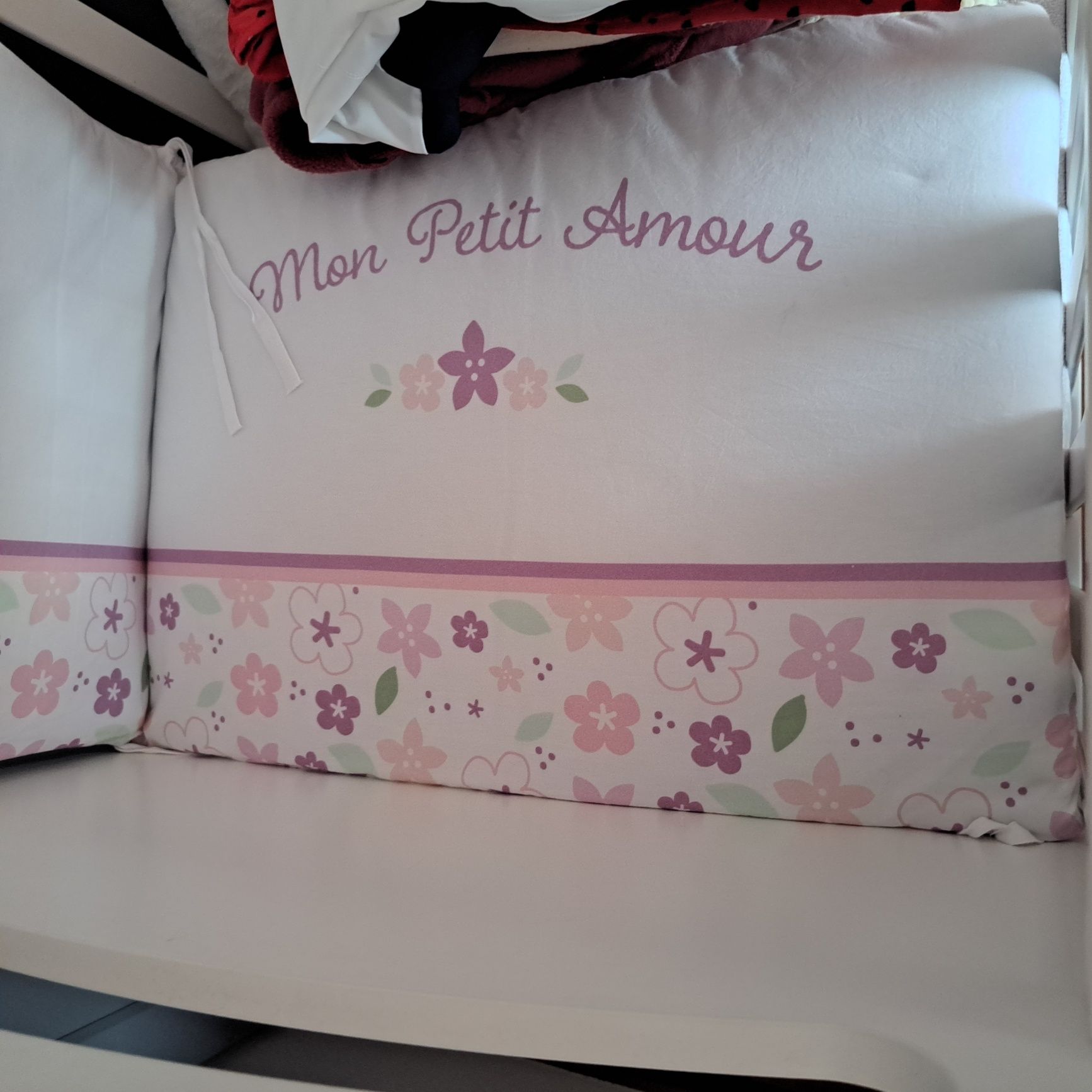 Conjunto Micuna cómoda e berço