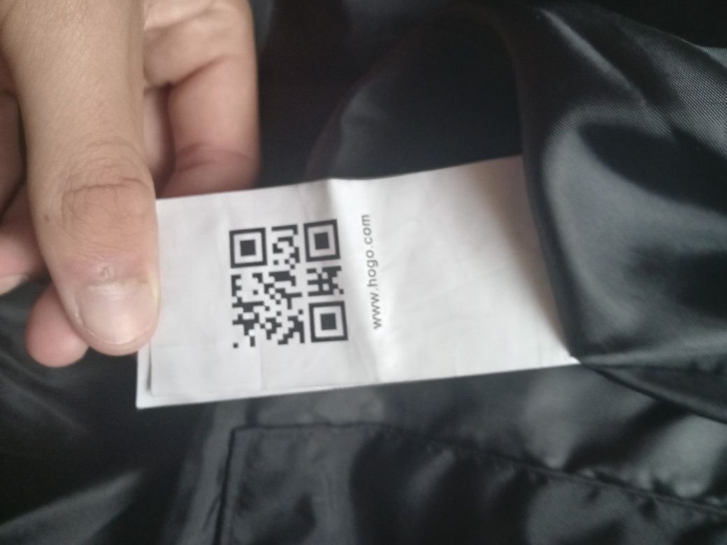 Продам пуховик Hugo Boss