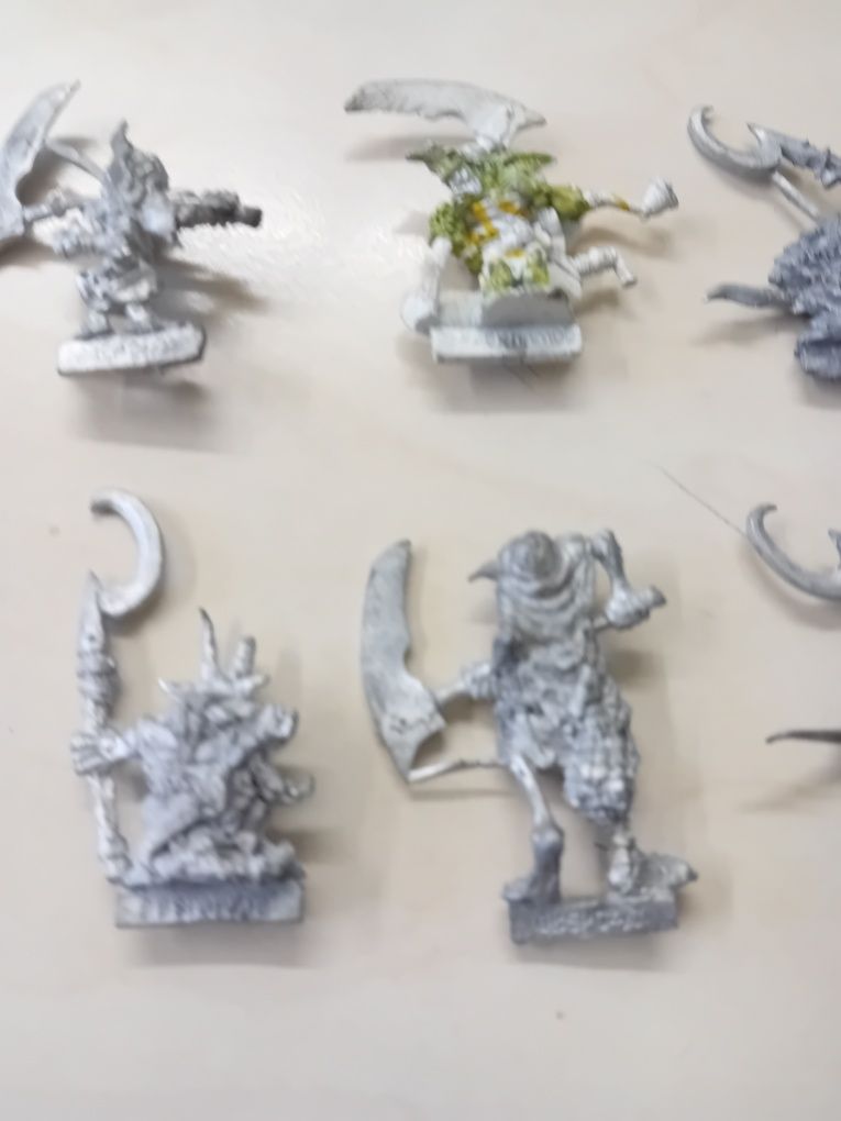 Metalowe figurki