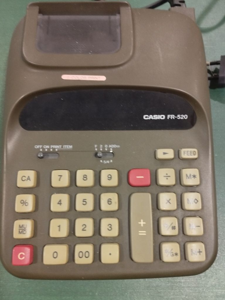 Máquina de Calcular Casio a funcionar em pleno.