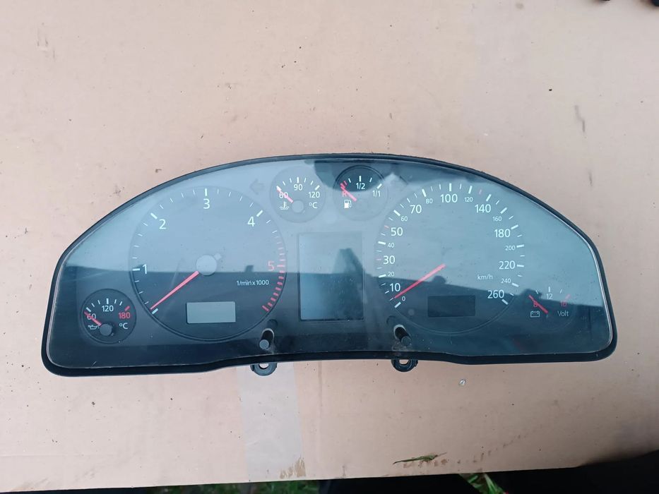 Licznik Zegary Audi A4 B5 1.9 TDI 8D0920931T