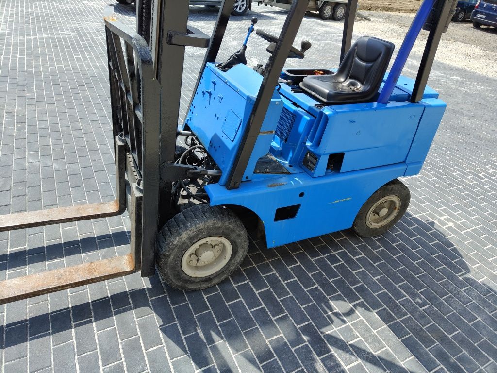 Wózek widłowy Clark zamiana na auto motocykl