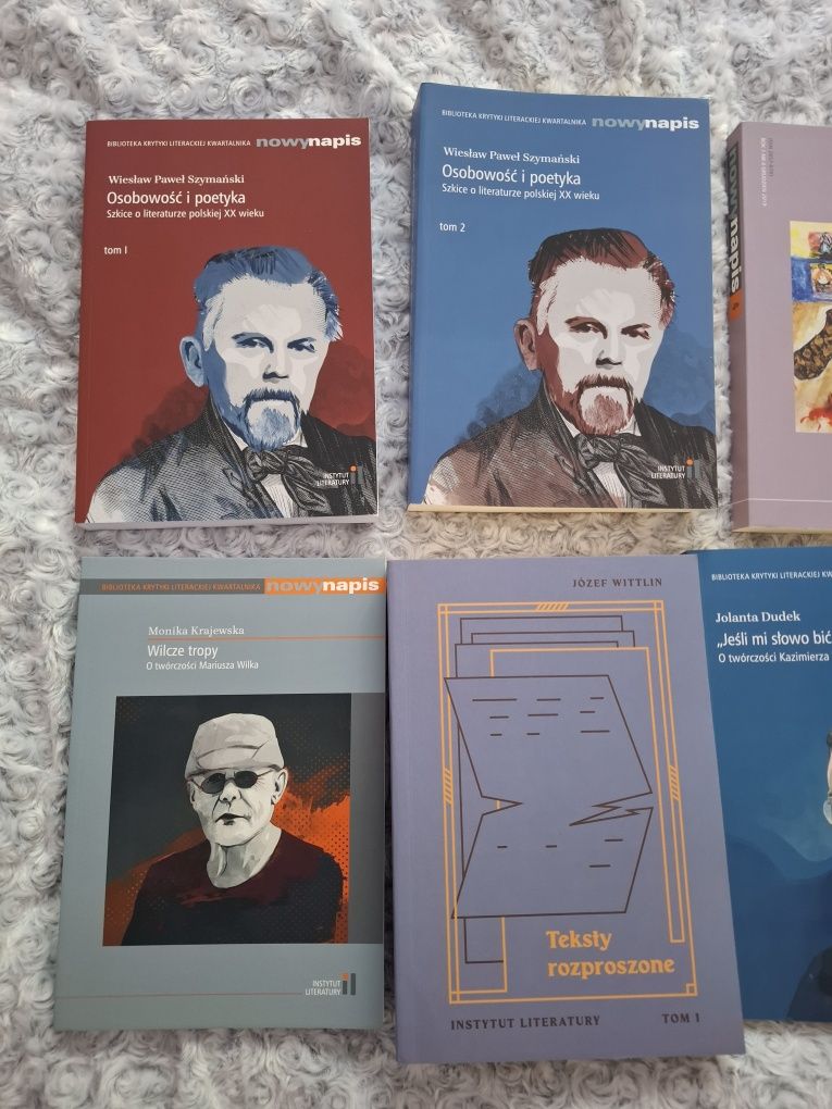 Książki nowy napis