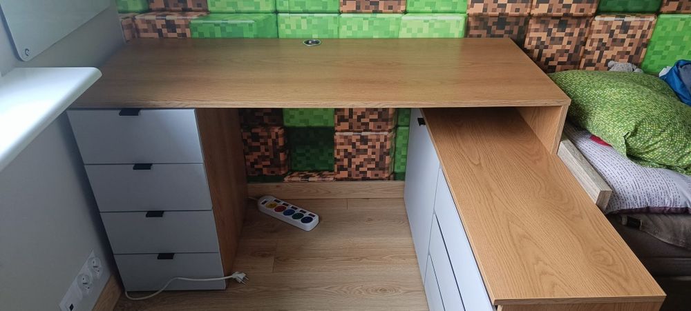 Funkcjonalne biurko narożne