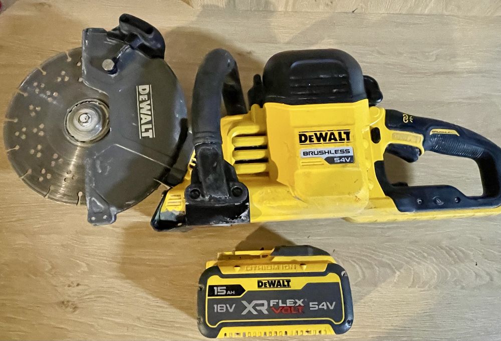 DeWALT DCS691 piła do betonu i stali + aku 15 Ah