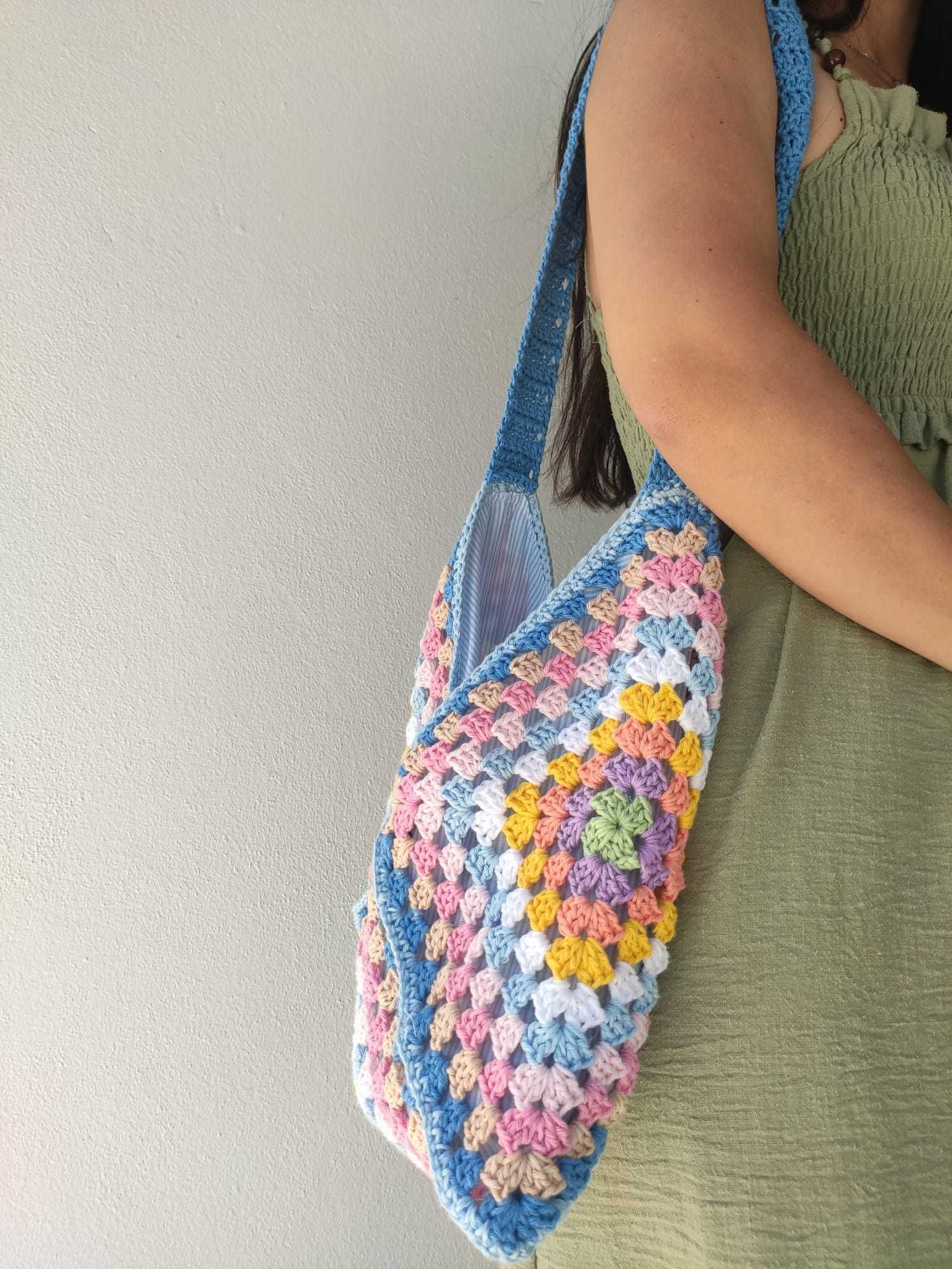 Saco em tricot, fio rústico, feito à mão