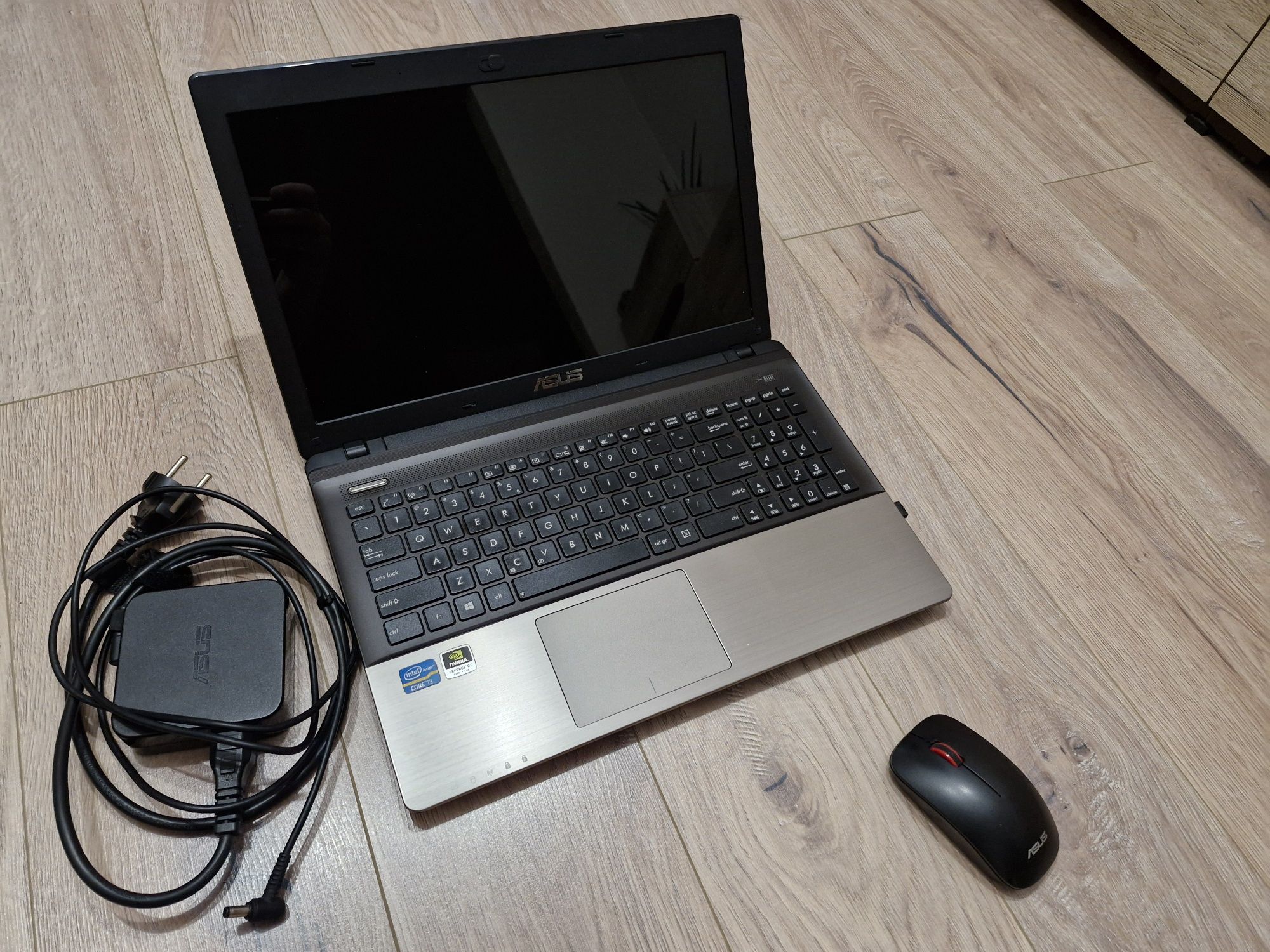 Laptop Asus I3 8/256 SSD