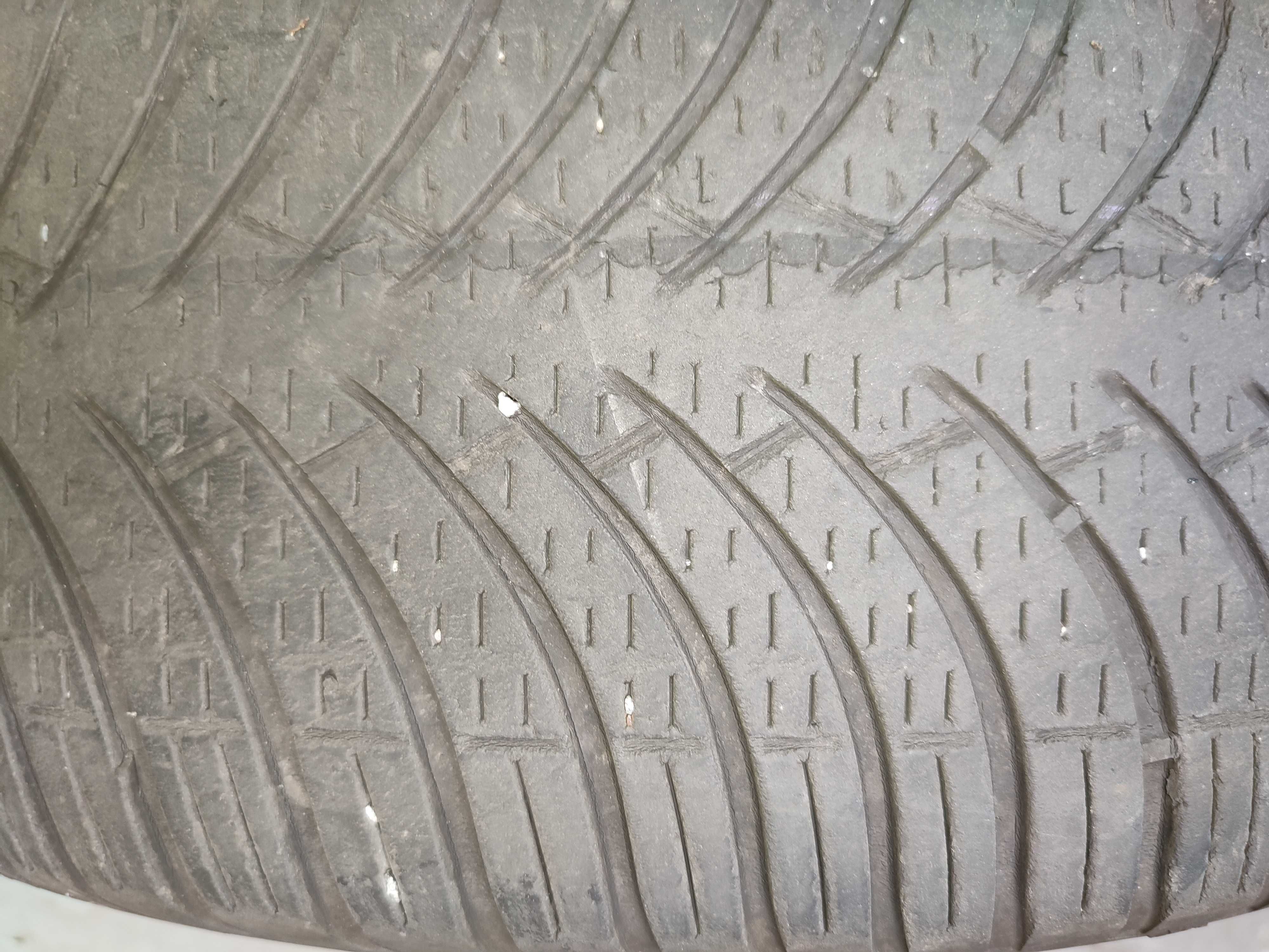 Шина на запаску goodyear 215/50r17 M+S.