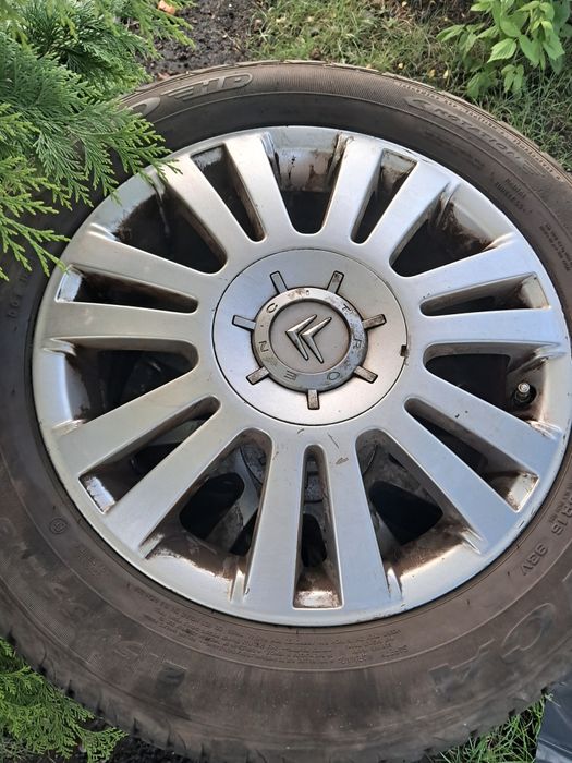 Sprzedam opony letnie na oryginalnych alufelgach