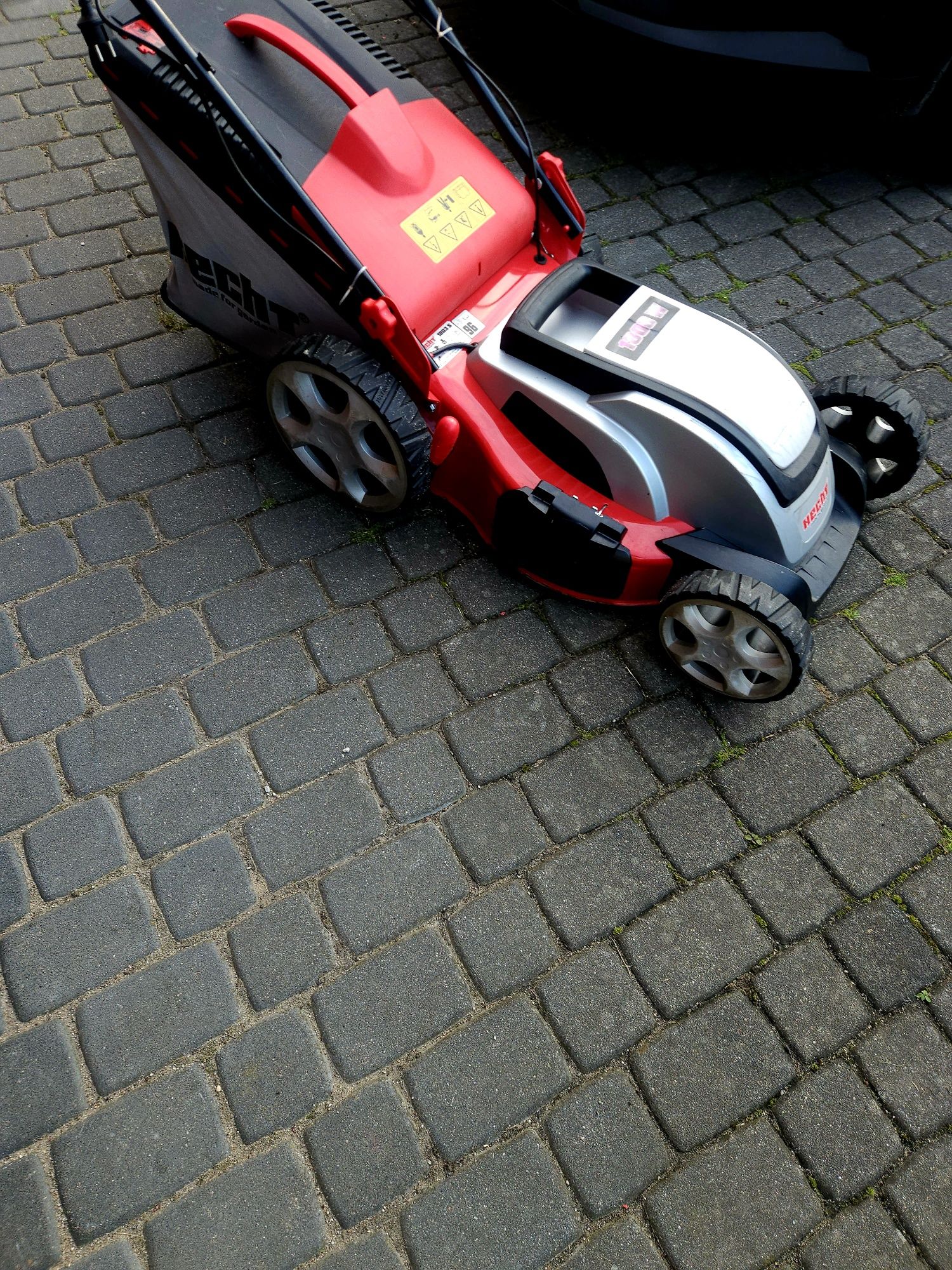 Sprzedam kosiarkę elektryczną Hecht wielofunkcyjną  z napędem