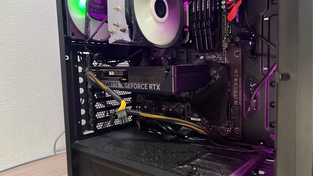 Vendo RTX 5060 8gb vram