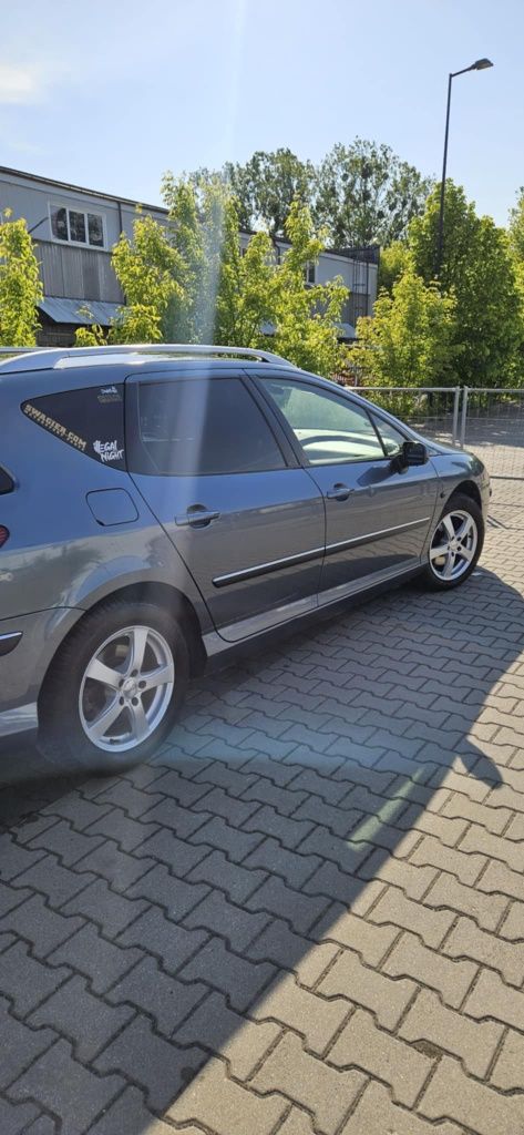 Peugeot 407 sw .