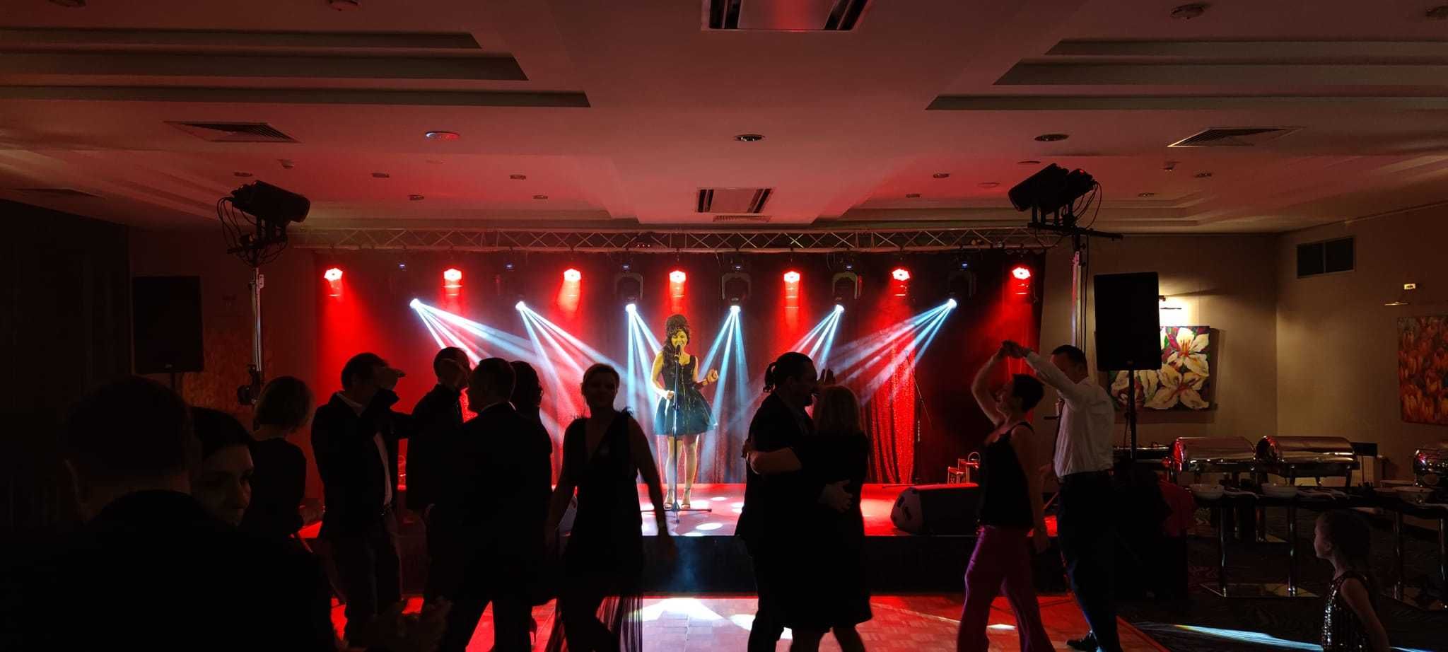 Technika Estradowa scena 8x6m nagłośnienie oświetlenie. Dożynki eventy