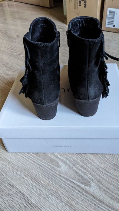 Botki Badura czarne zamszowe rozm. 39